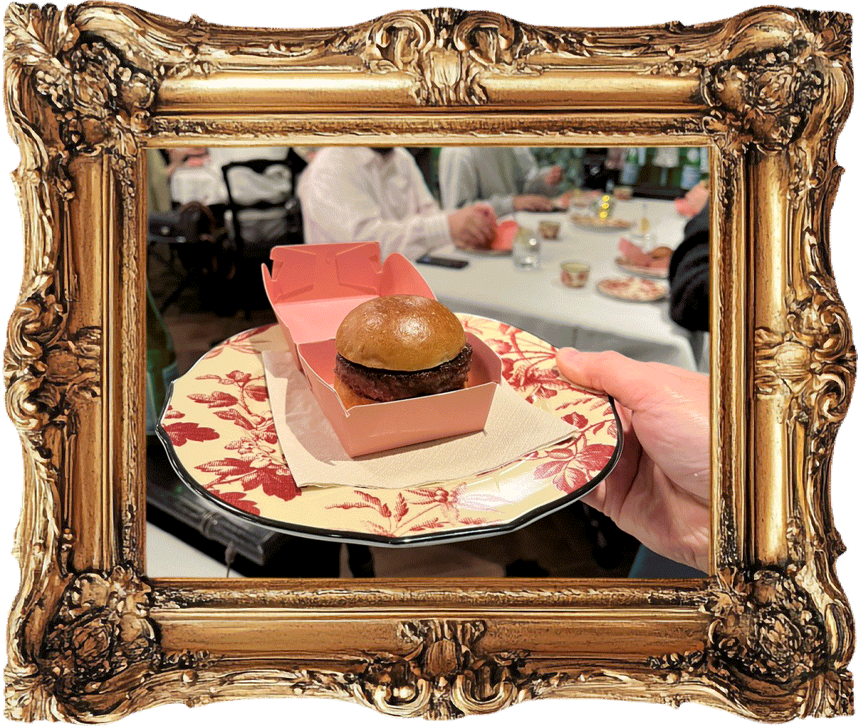 협력 아티스트 10명과 구찌 오스테리아 회식하는 모습